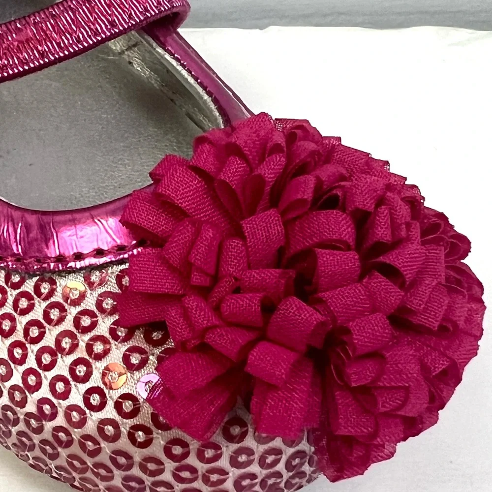 Stride Rite-‎ Girls shoes w/ Pink Puff, Size: Baby-4M, great condition